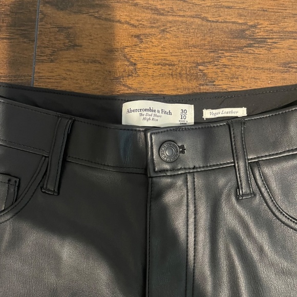 Abercrombie Shorts (NWT) - Picture 3 of 5